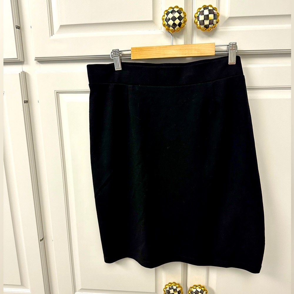 J.Jill Black Short Skirt Elastic Waist Size-Medium